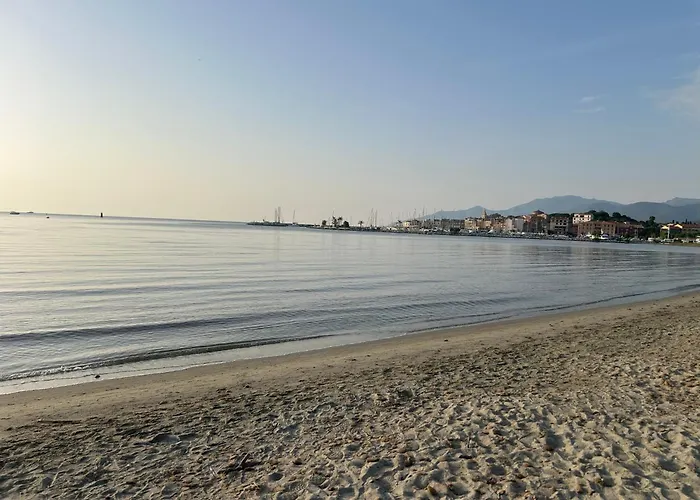 Апартаменты T3 A 100m De La Plage, Au Calme, Saint-florent *